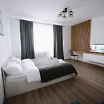 Ania - Mall Coresi Apartment Brașov
